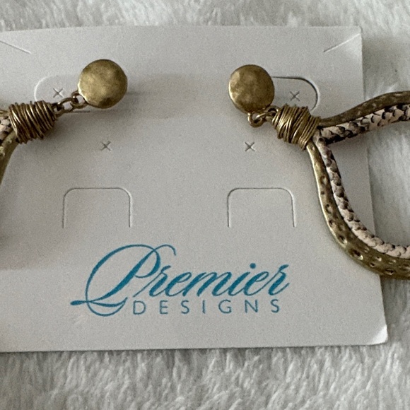 Premier Designs Gold and Cream Loop Earrings - Picture 2 of 3